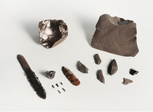 日本本土の旧石器時代の石器と石材（再現品）