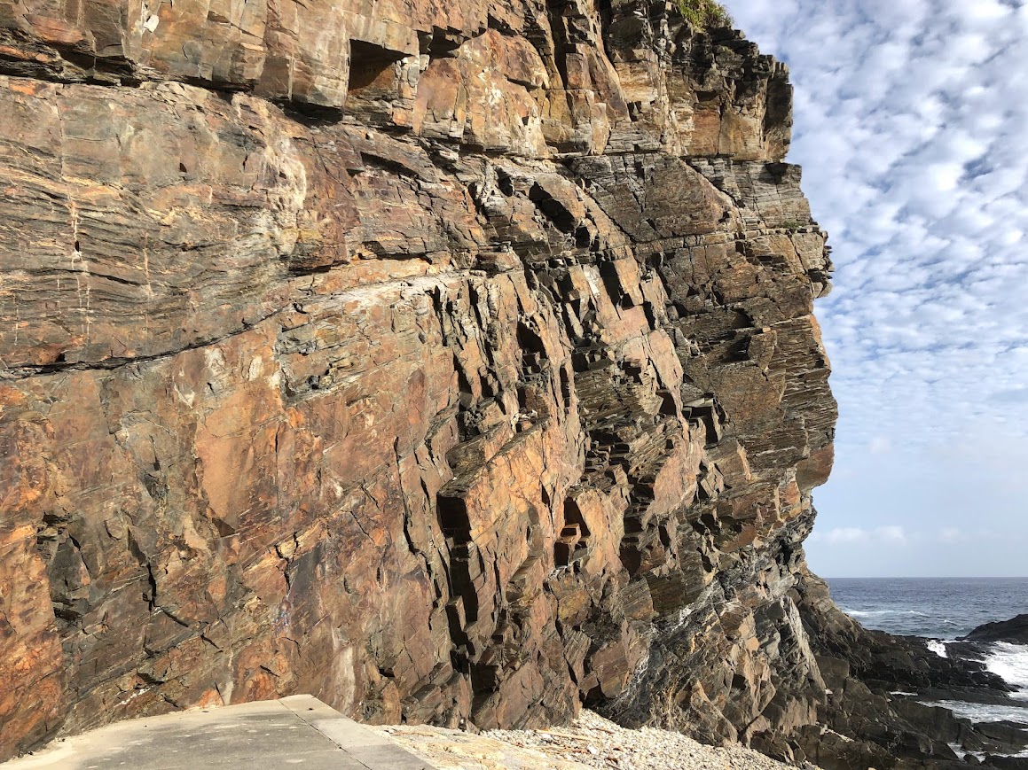 渡嘉敷島クリーンセンター横（砂岩）