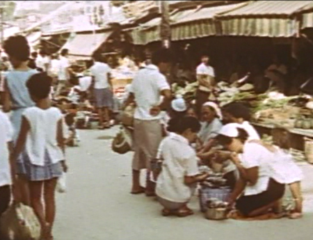 記録映像「ニライの海」より市場の様子（1975年）